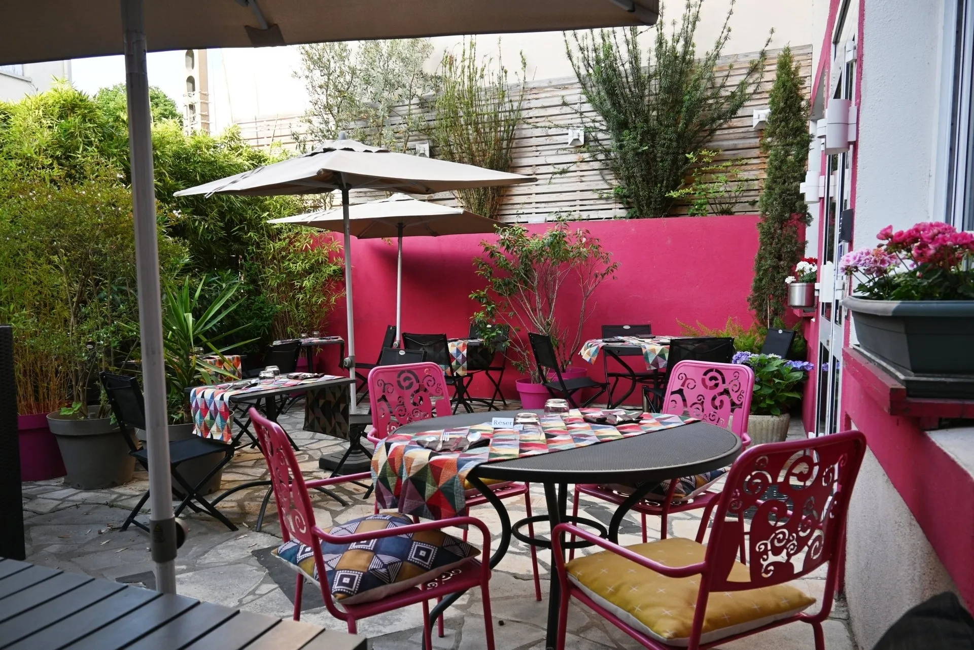 Terrasse du restaurant La Chaleur Nordique, Hôtel des Causses Millau